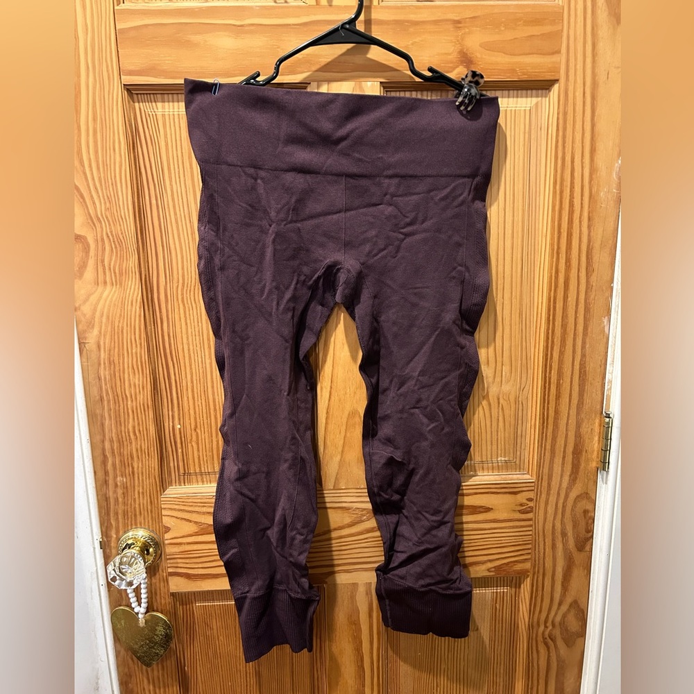 Lululemon ebb to flow leggings
